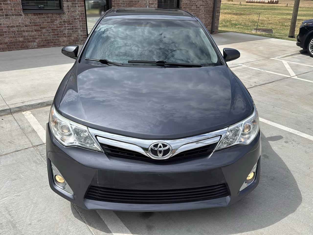 Toyota Camry 4dr Sdn V6 Auto XLE (Natl) 2012