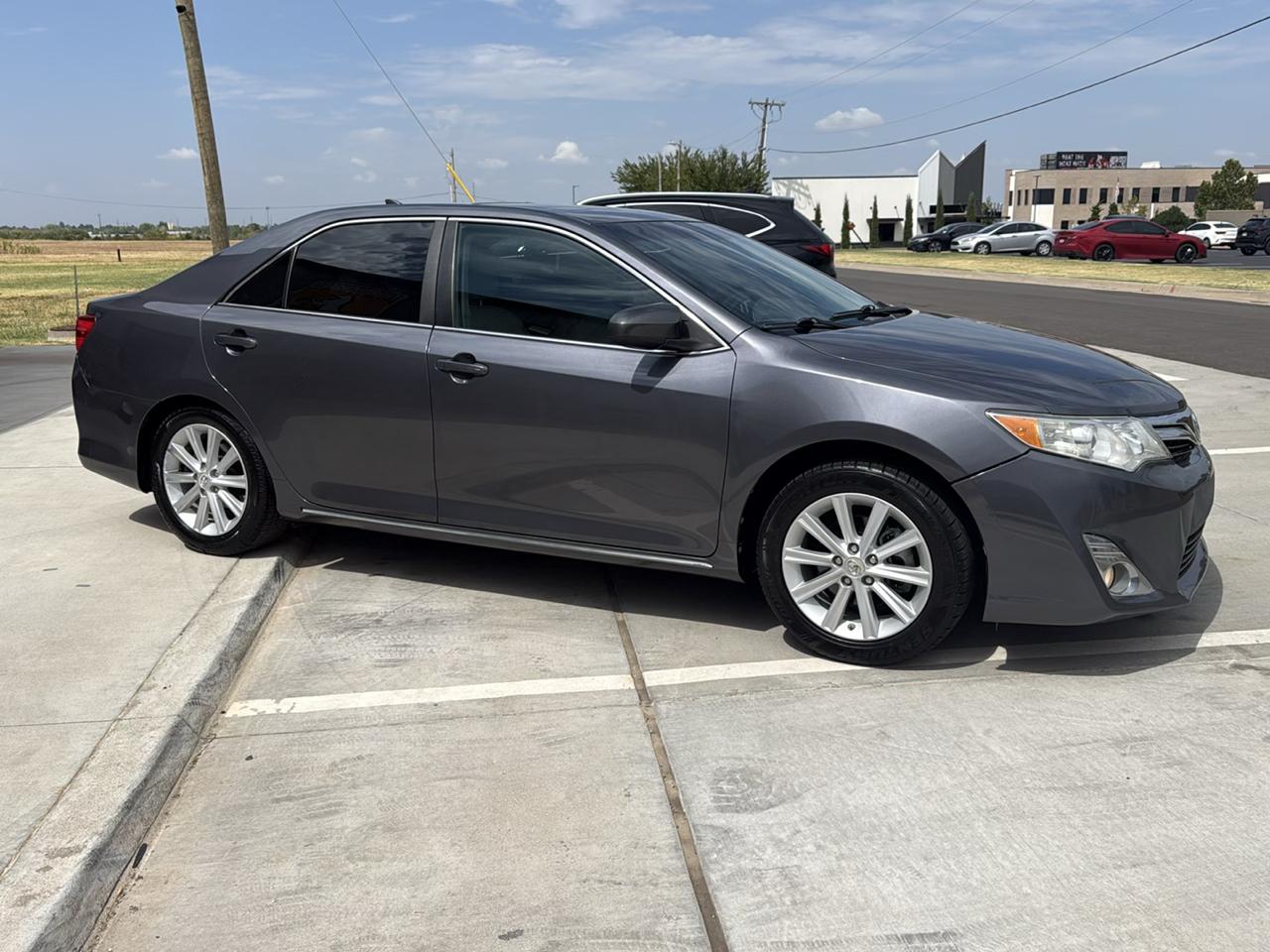 Toyota Camry 4dr Sdn V6 Auto XLE (Natl) 2012
