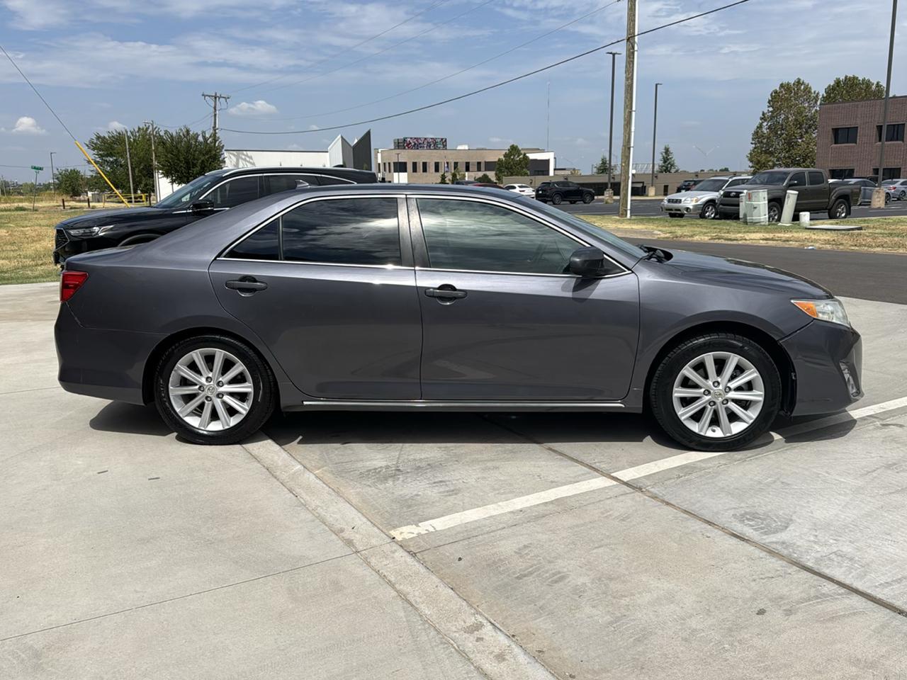 Toyota Camry 4dr Sdn V6 Auto XLE (Natl) 2012