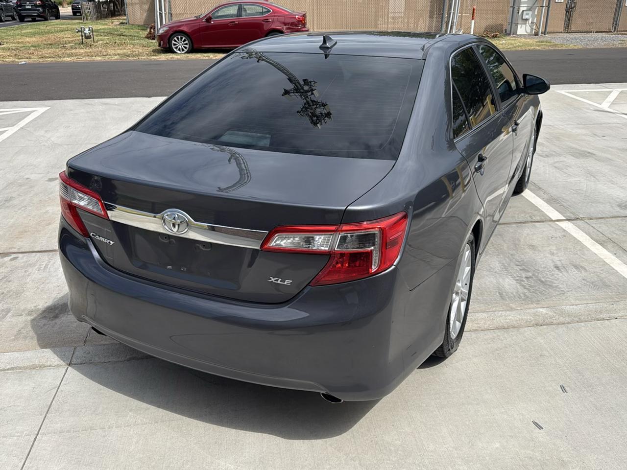 Toyota Camry 4dr Sdn V6 Auto XLE (Natl) 2012