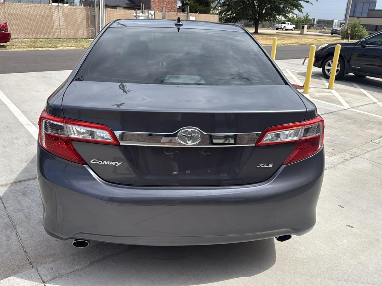 Toyota Camry 4dr Sdn V6 Auto XLE (Natl) 2012