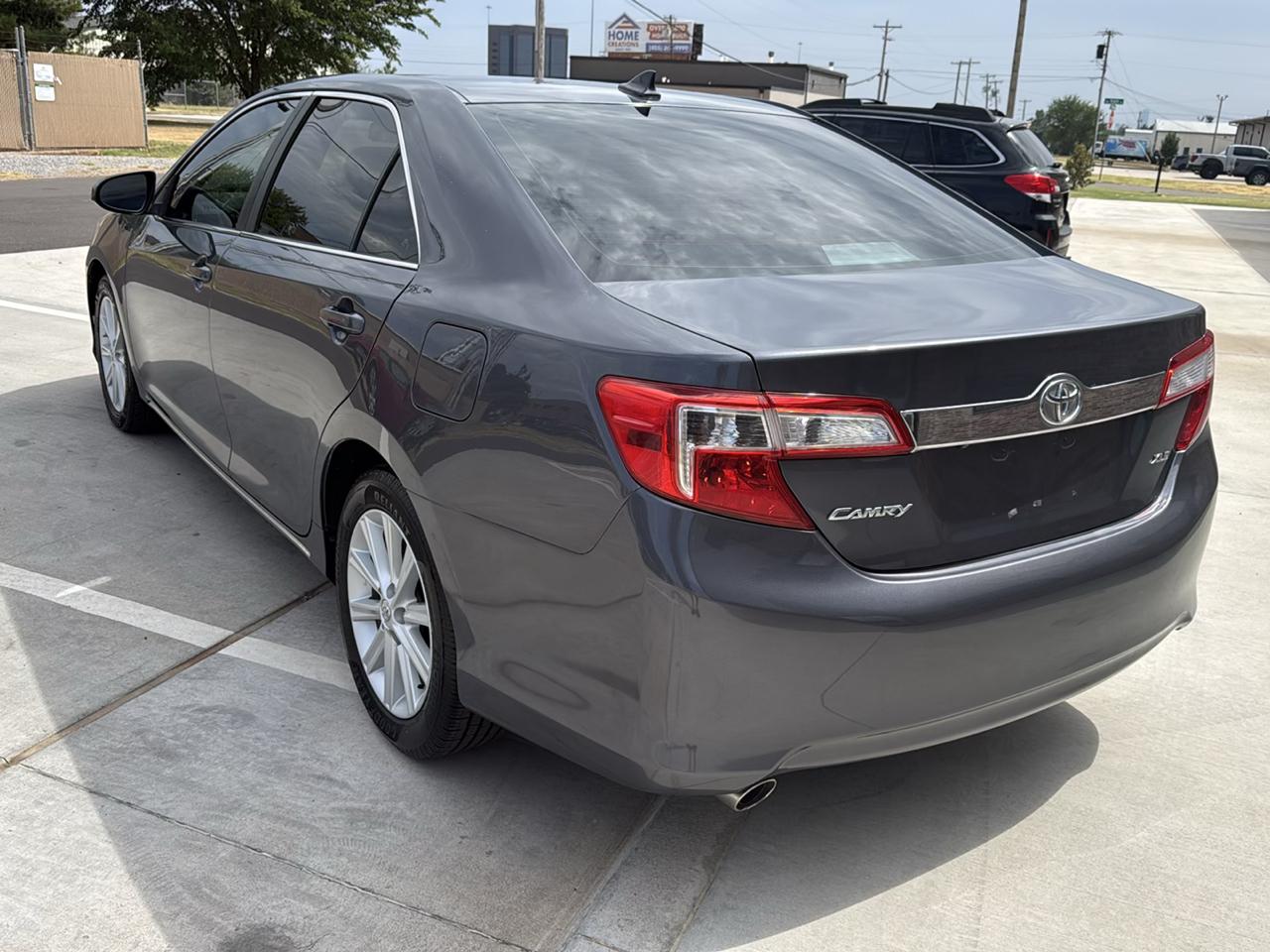 Toyota Camry 4dr Sdn V6 Auto XLE (Natl) 2012