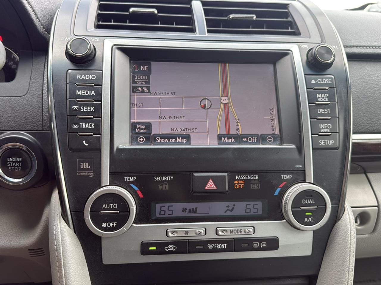 Toyota Camry 4dr Sdn V6 Auto XLE (Natl) 2012