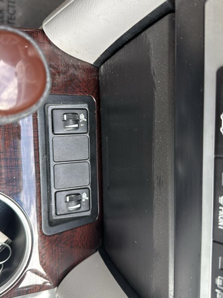 Toyota Camry 4dr Sdn V6 Auto XLE (Natl) 2012