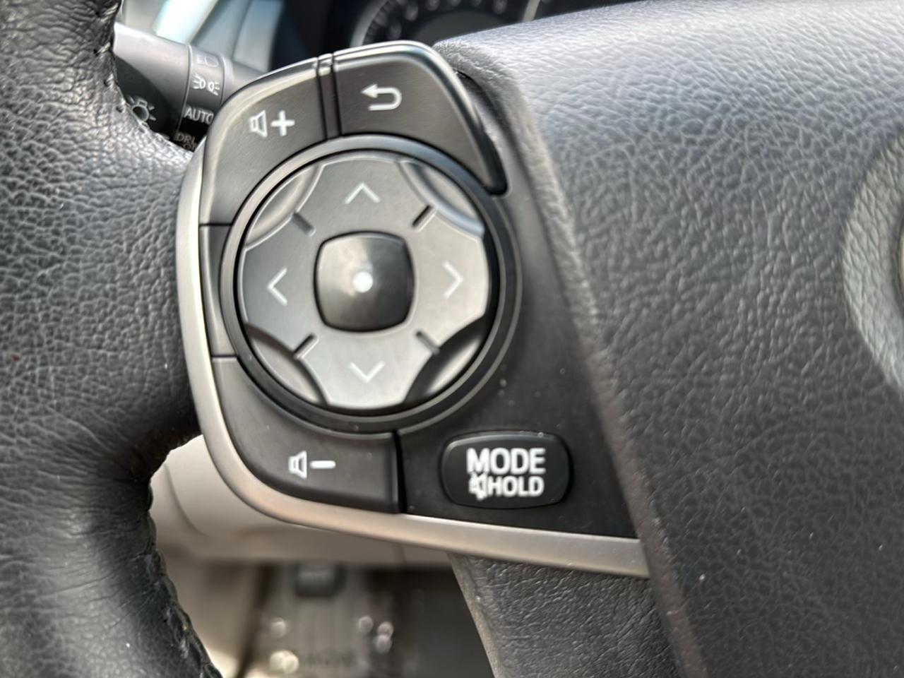 Toyota Camry 4dr Sdn V6 Auto XLE (Natl) 2012