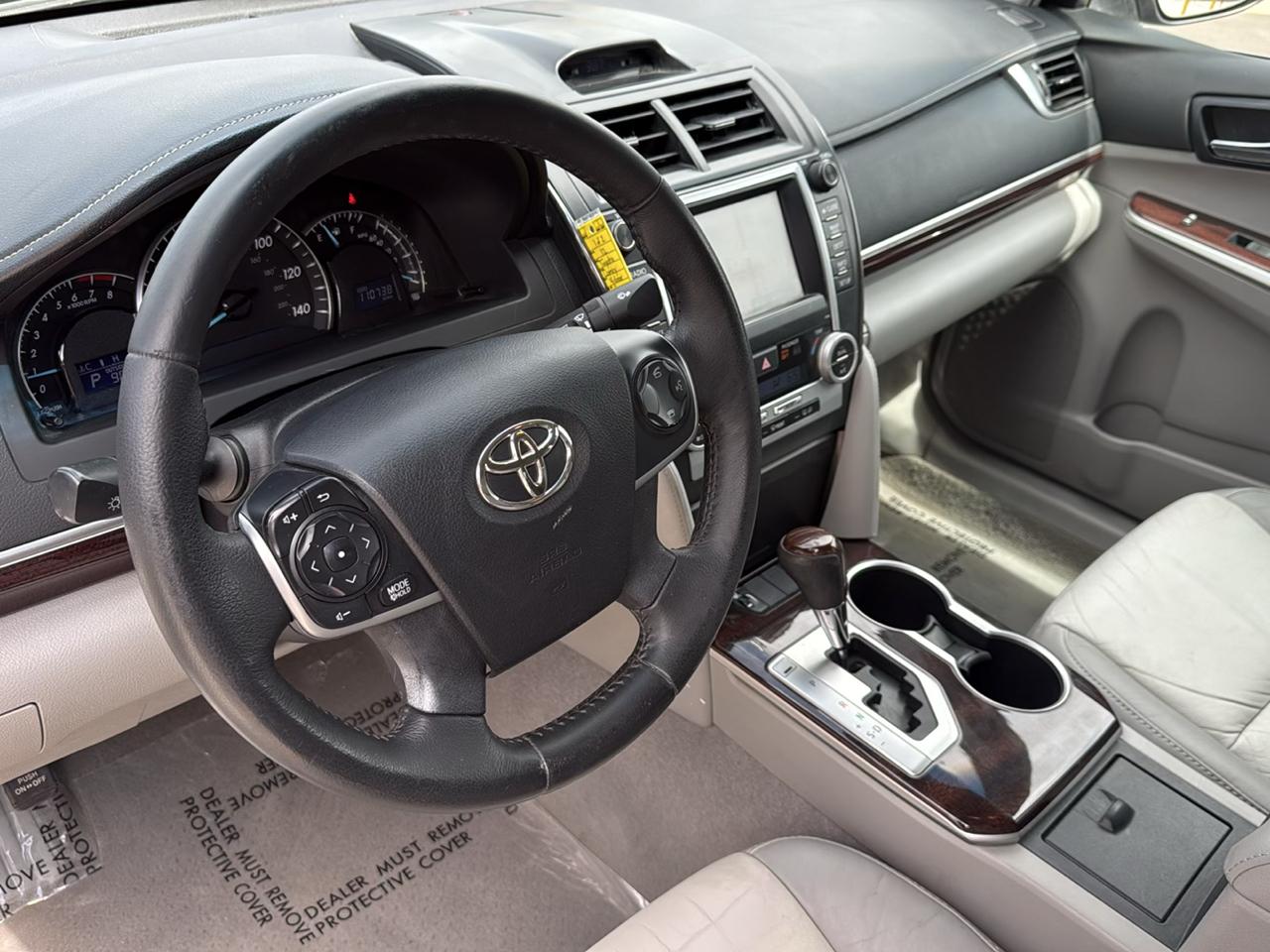 Toyota Camry 4dr Sdn V6 Auto XLE (Natl) 2012
