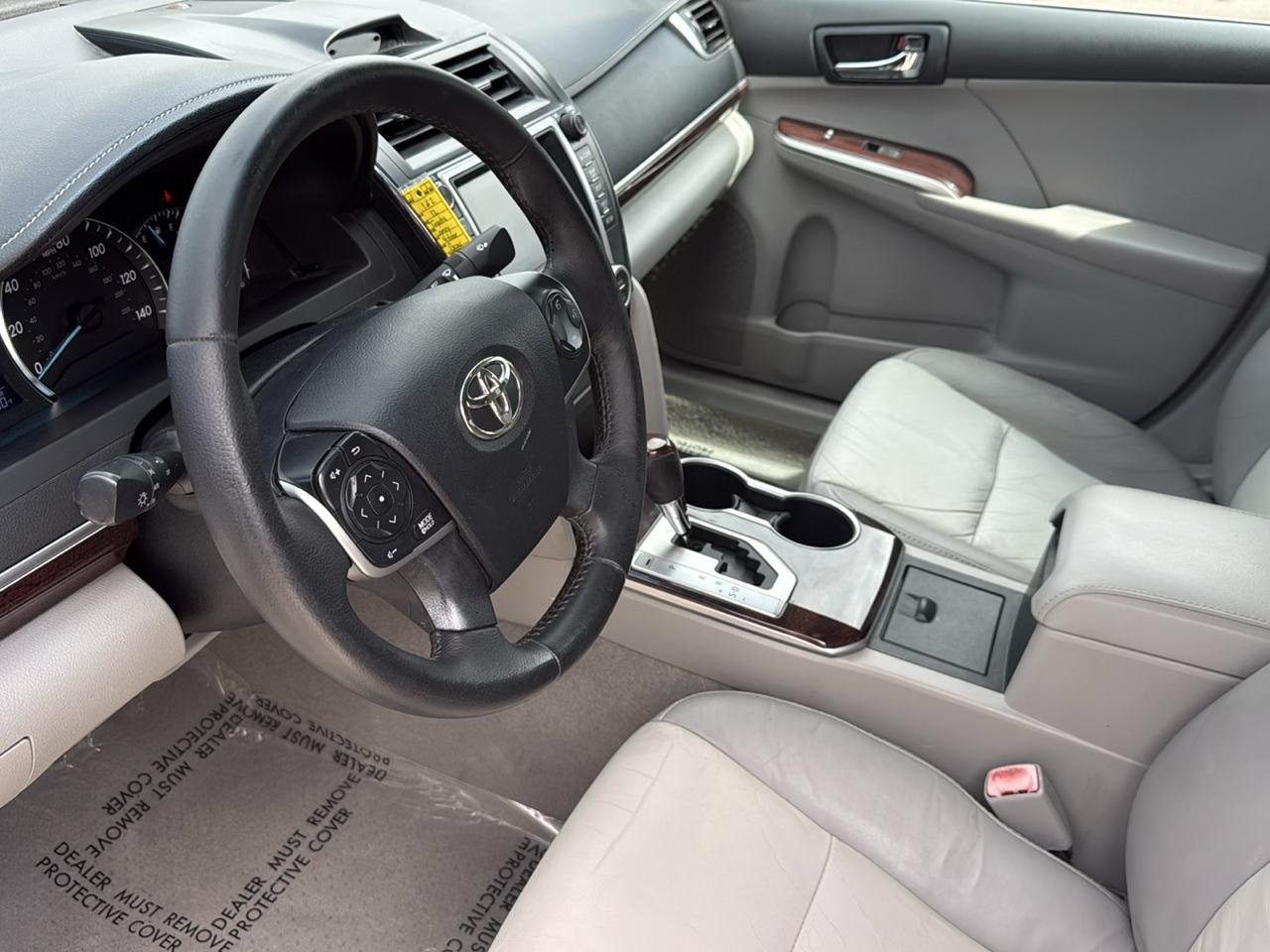 Toyota Camry 4dr Sdn V6 Auto XLE (Natl) 2012
