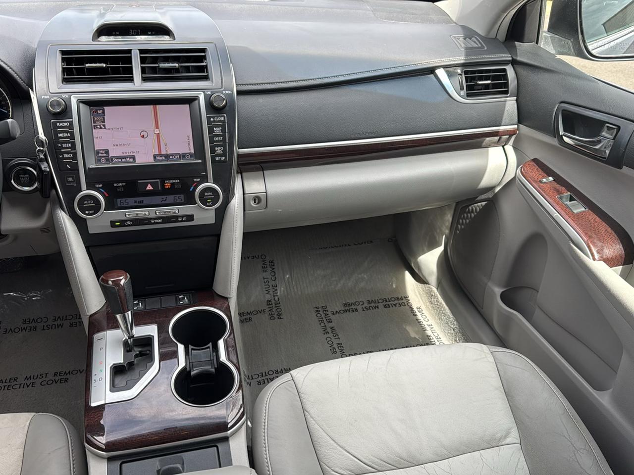 Toyota Camry 4dr Sdn V6 Auto XLE (Natl) 2012