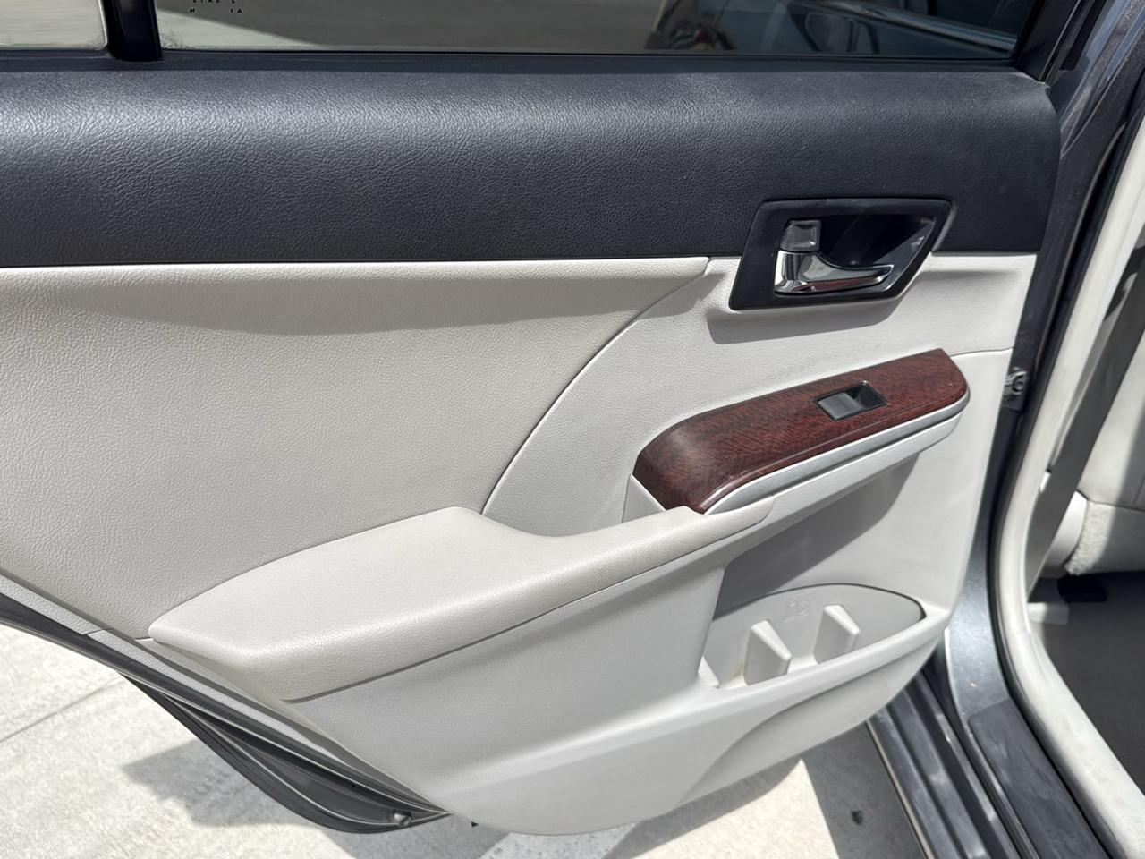 Toyota Camry 4dr Sdn V6 Auto XLE (Natl) 2012