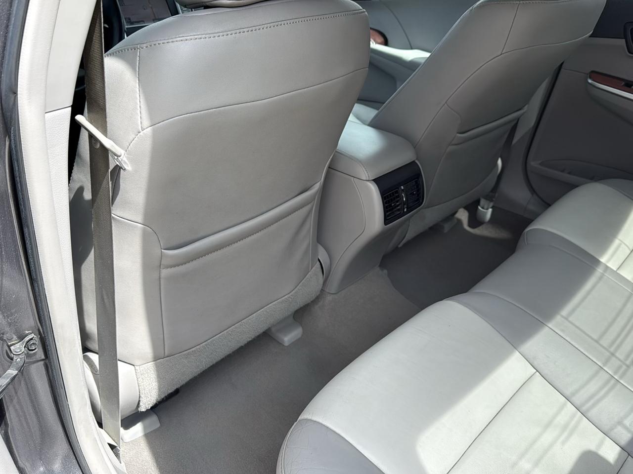 Toyota Camry 4dr Sdn V6 Auto XLE (Natl) 2012