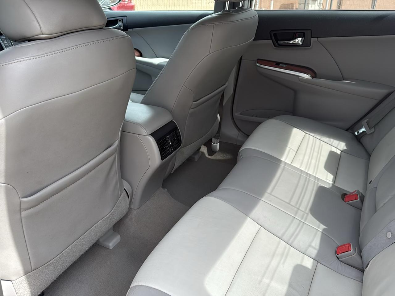 Toyota Camry 4dr Sdn V6 Auto XLE (Natl) 2012
