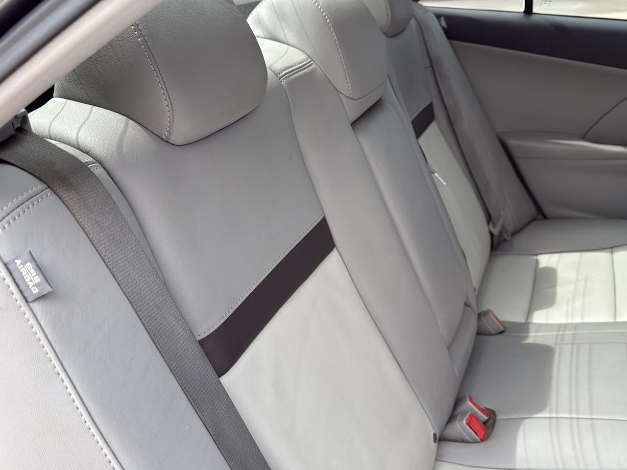 Toyota Camry 4dr Sdn V6 Auto XLE (Natl) 2012