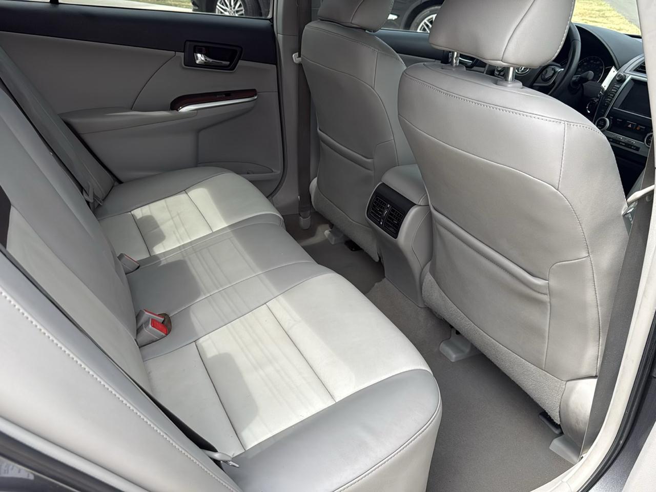 Toyota Camry 4dr Sdn V6 Auto XLE (Natl) 2012