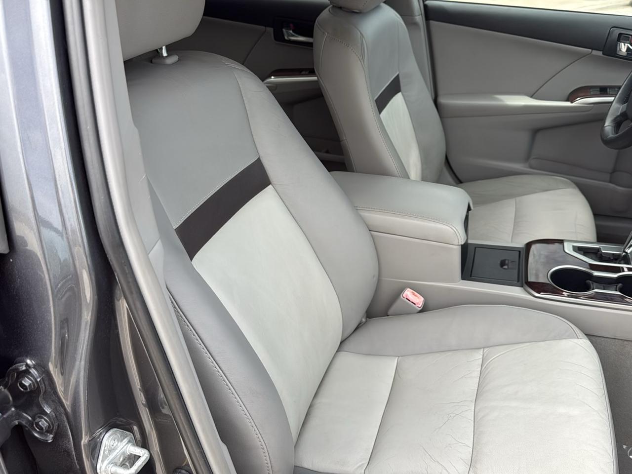 Toyota Camry 4dr Sdn V6 Auto XLE (Natl) 2012