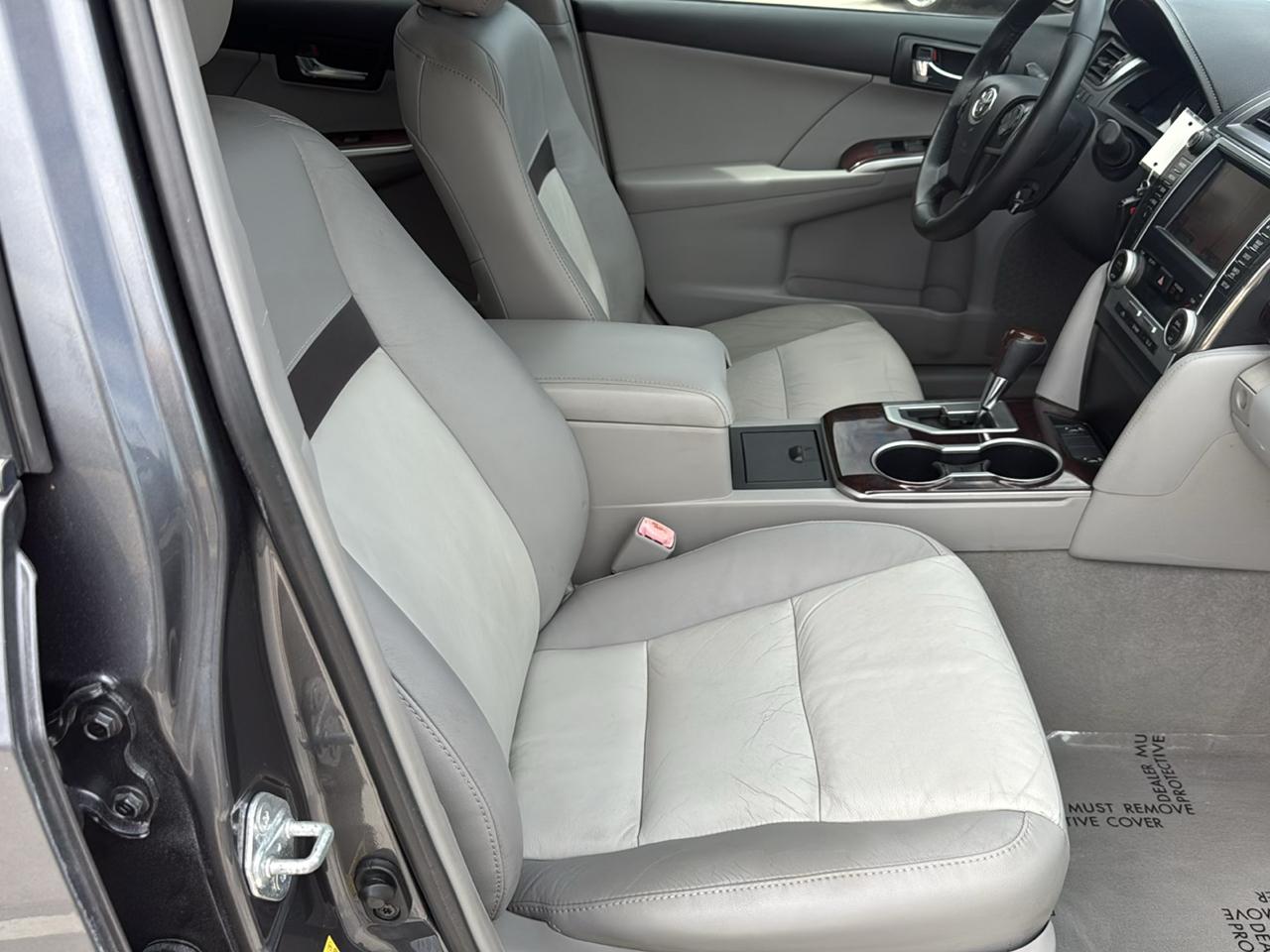Toyota Camry 4dr Sdn V6 Auto XLE (Natl) 2012