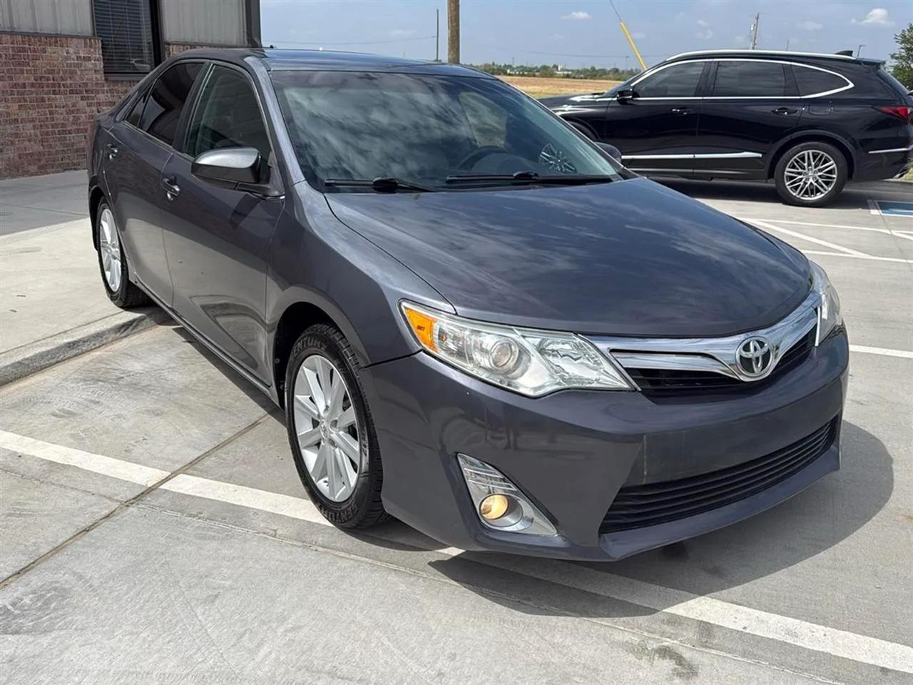Toyota Camry 4dr Sdn V6 Auto XLE (Natl) 2012