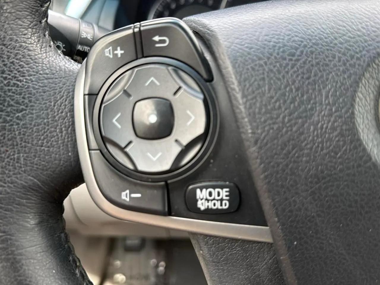 Toyota Camry 4dr Sdn V6 Auto XLE (Natl) 2012