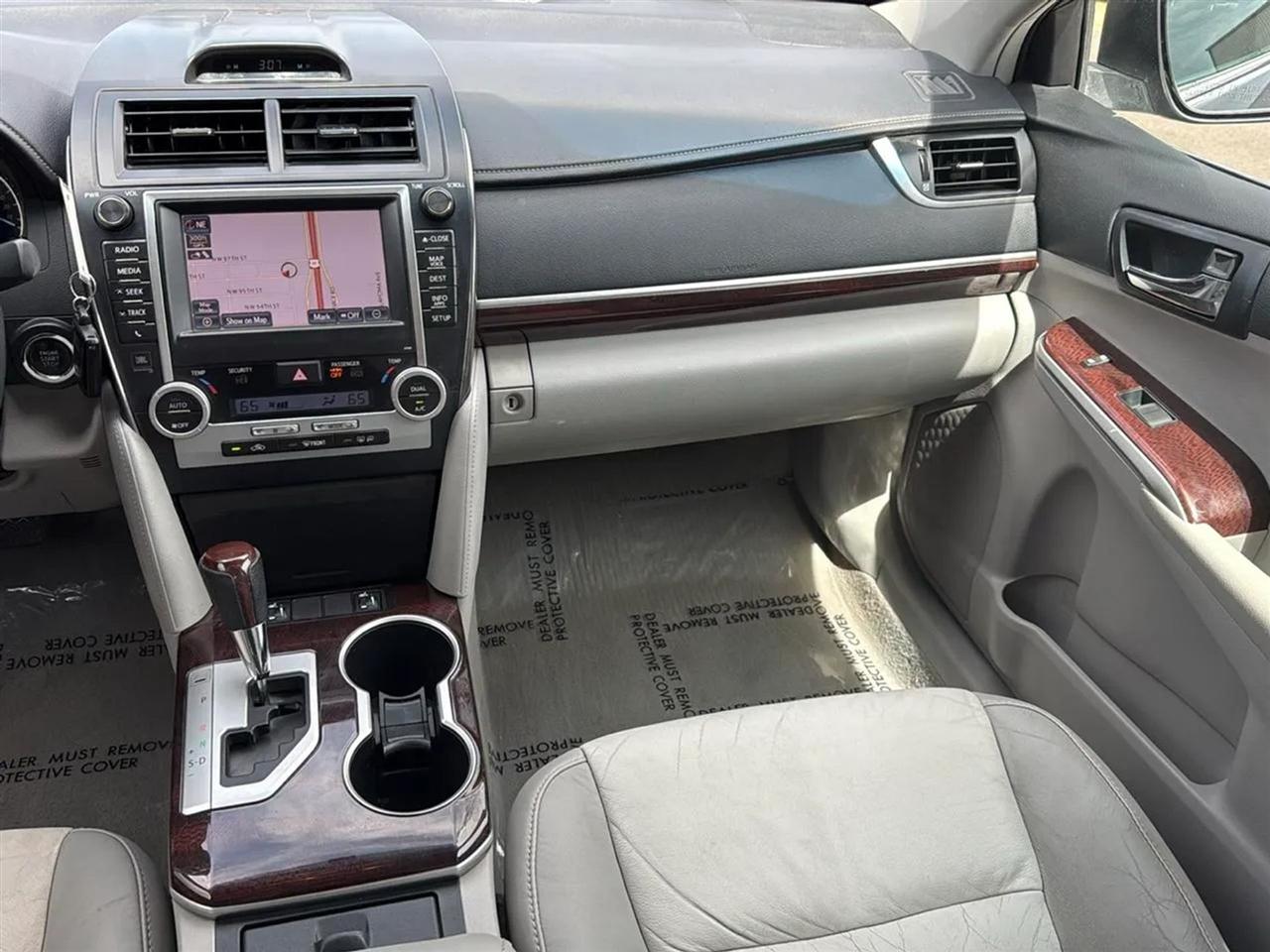 Toyota Camry 4dr Sdn V6 Auto XLE (Natl) 2012