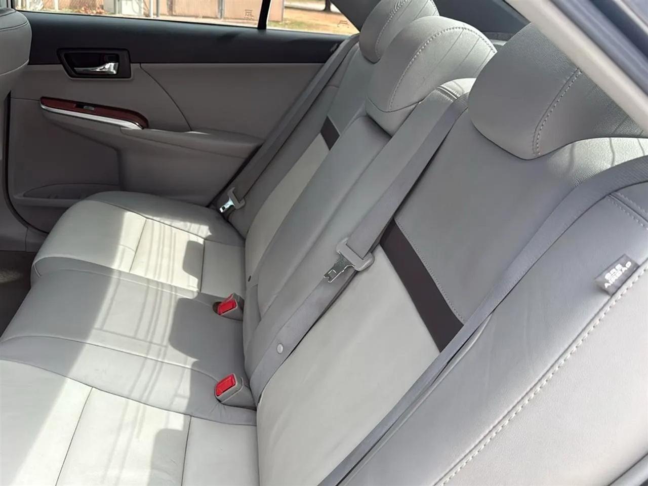 Toyota Camry 4dr Sdn V6 Auto XLE (Natl) 2012