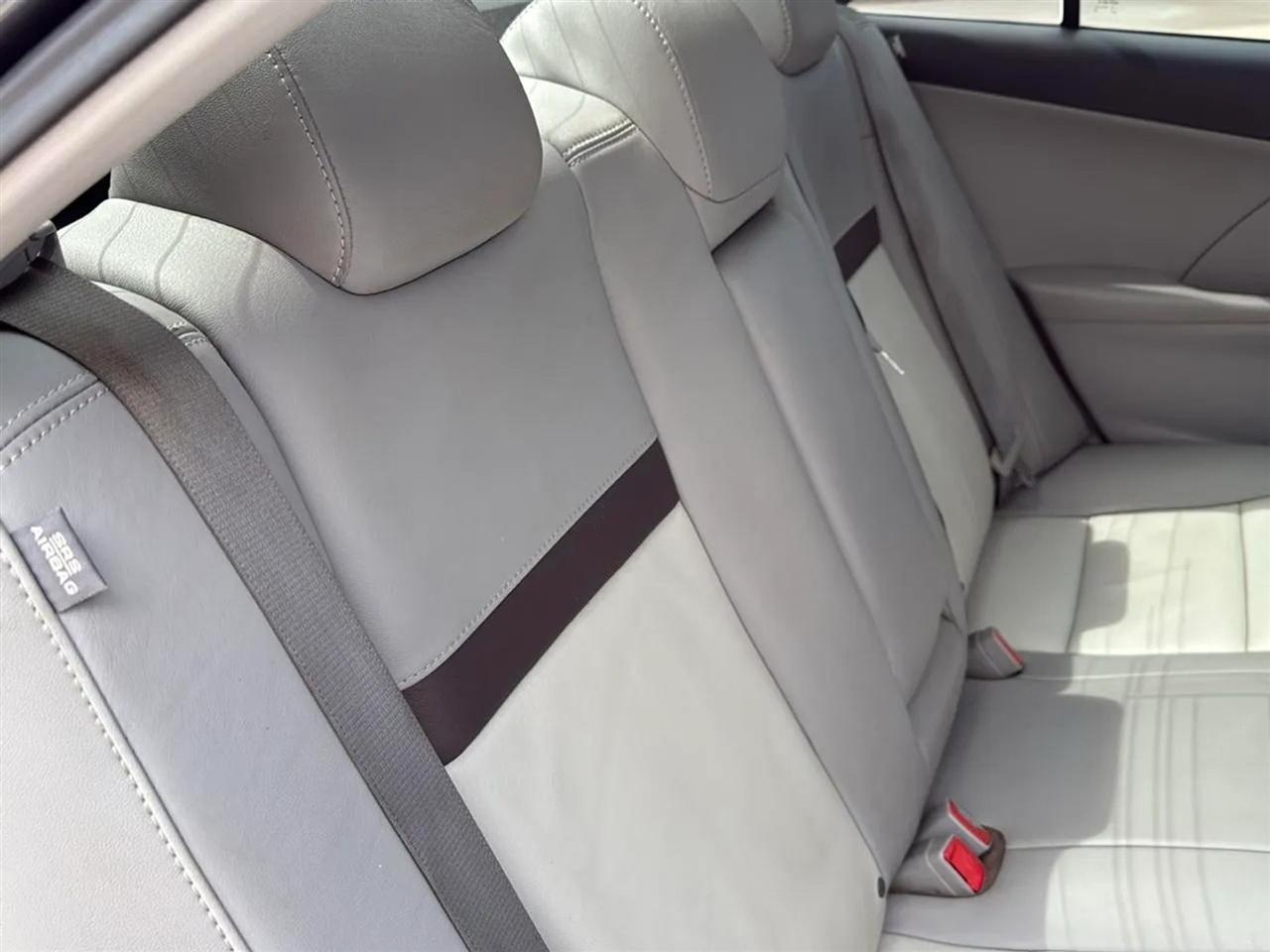 Toyota Camry 4dr Sdn V6 Auto XLE (Natl) 2012