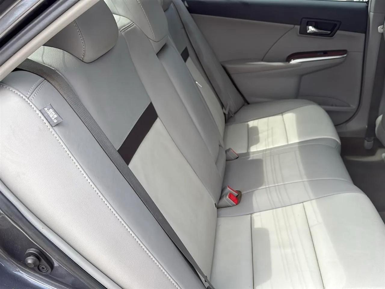 Toyota Camry 4dr Sdn V6 Auto XLE (Natl) 2012