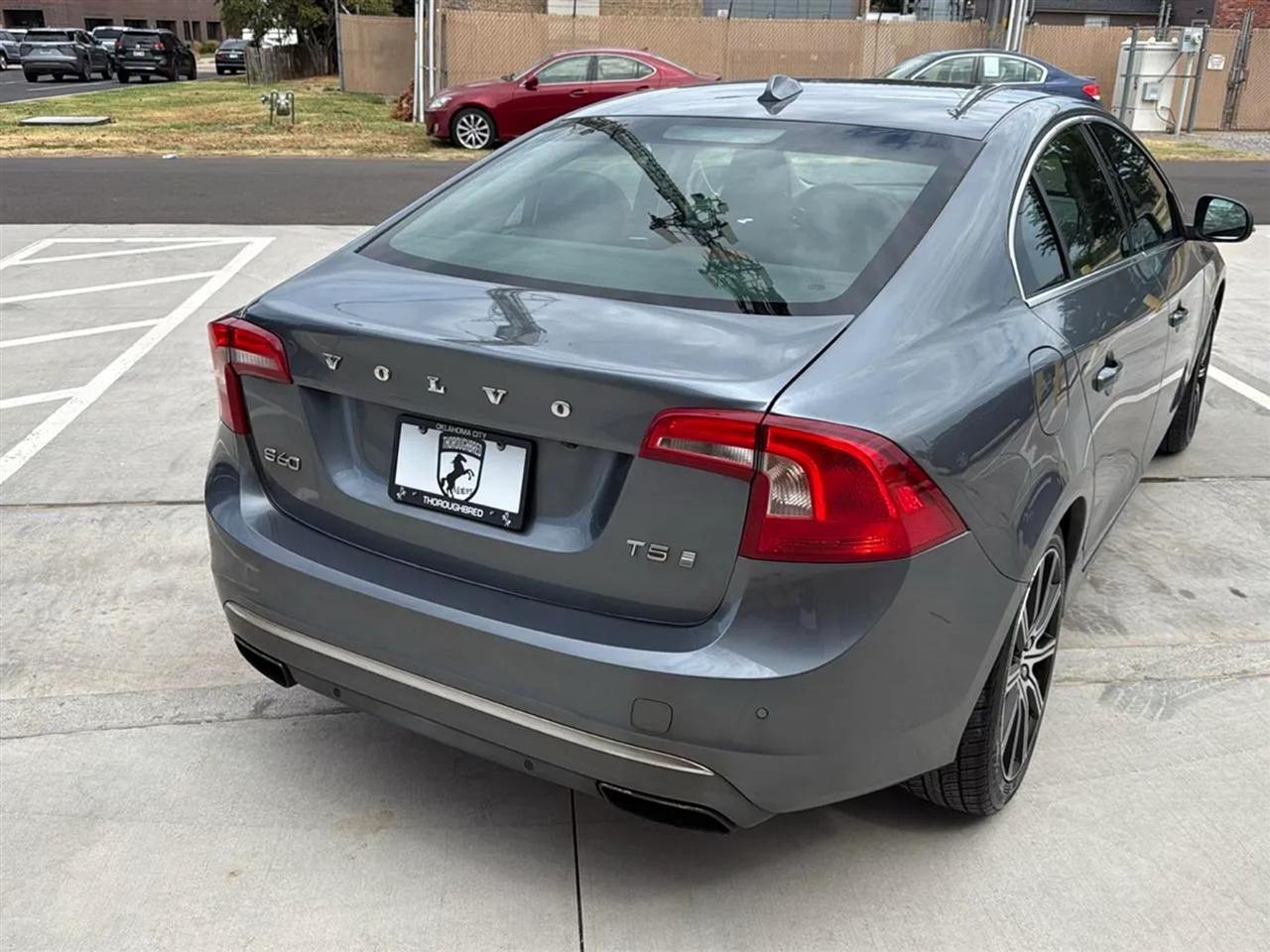 Volvo S60 T5 FWD Inscription Platinum 2017
