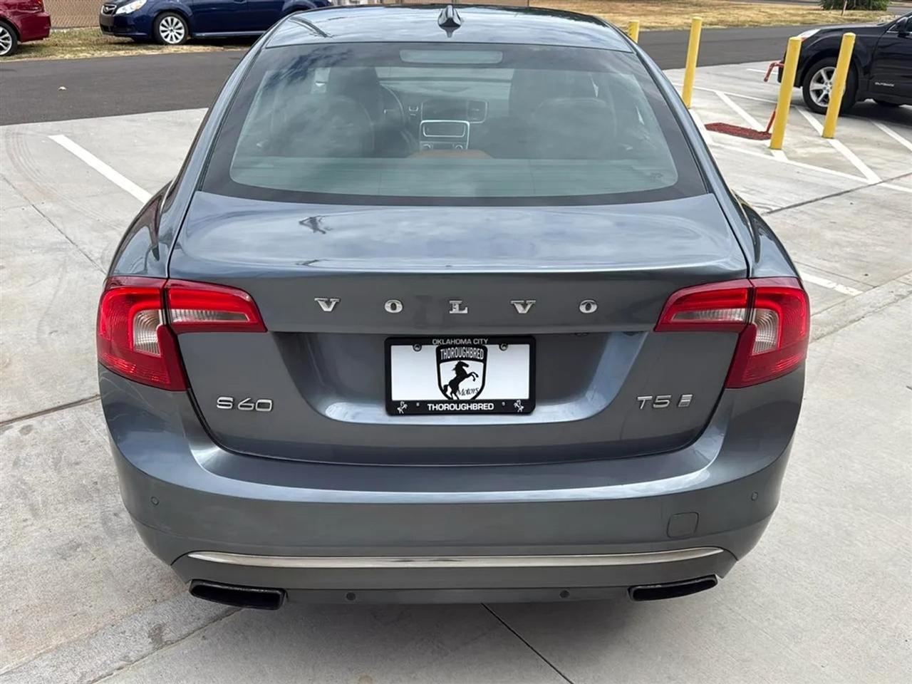 Volvo S60 T5 FWD Inscription Platinum 2017
