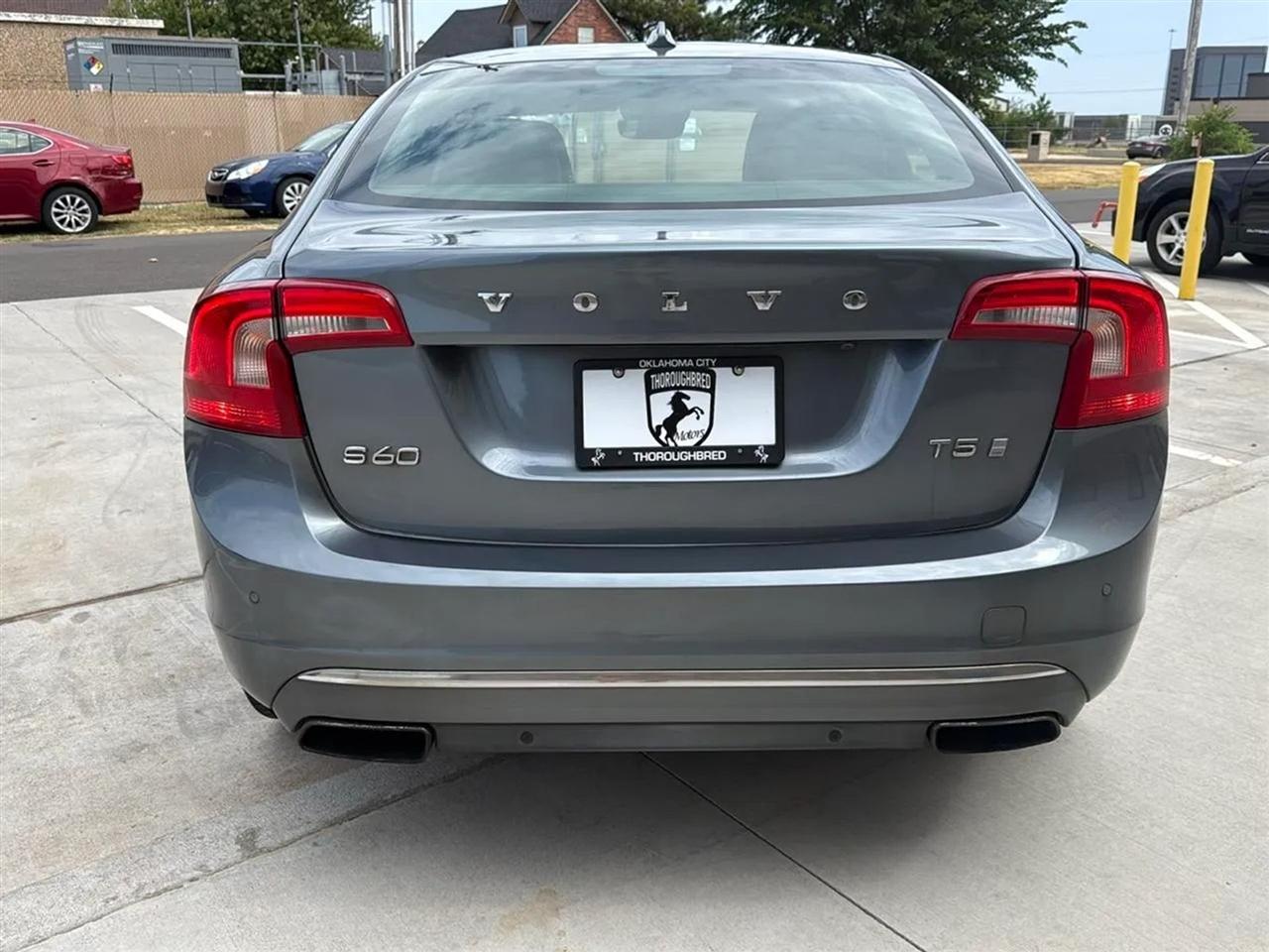 Volvo S60 T5 FWD Inscription Platinum 2017