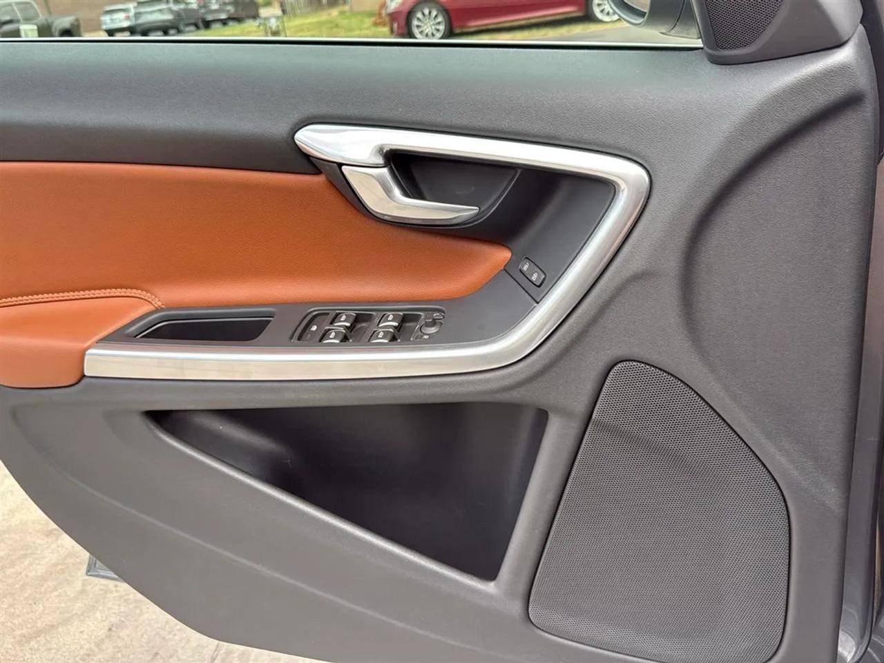 Volvo S60 T5 FWD Inscription Platinum 2017