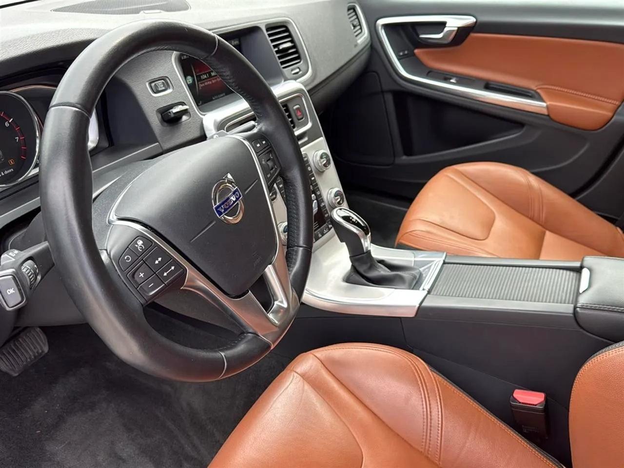 Volvo S60 T5 FWD Inscription Platinum 2017