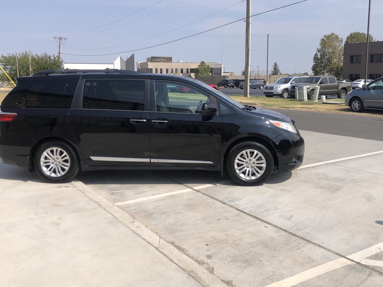 Toyota Sienna 5dr 8-Pass Van XLE Premium FWD (Natl) 2015