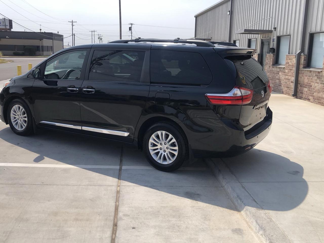 Toyota Sienna 5dr 8-Pass Van XLE Premium FWD (Natl) 2015