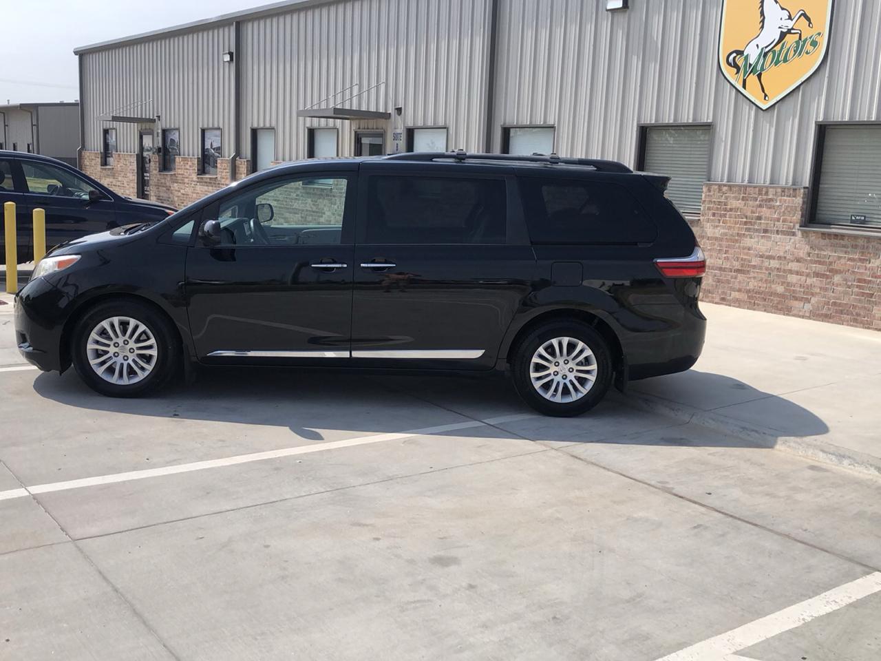 Toyota Sienna 5dr 8-Pass Van XLE Premium FWD (Natl) 2015