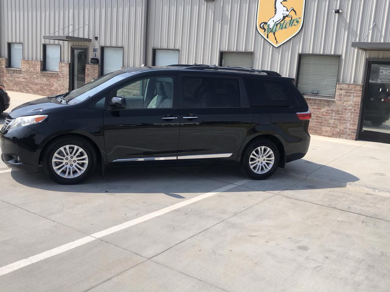 Toyota Sienna 5dr 8-Pass Van XLE Premium FWD (Natl) 2015
