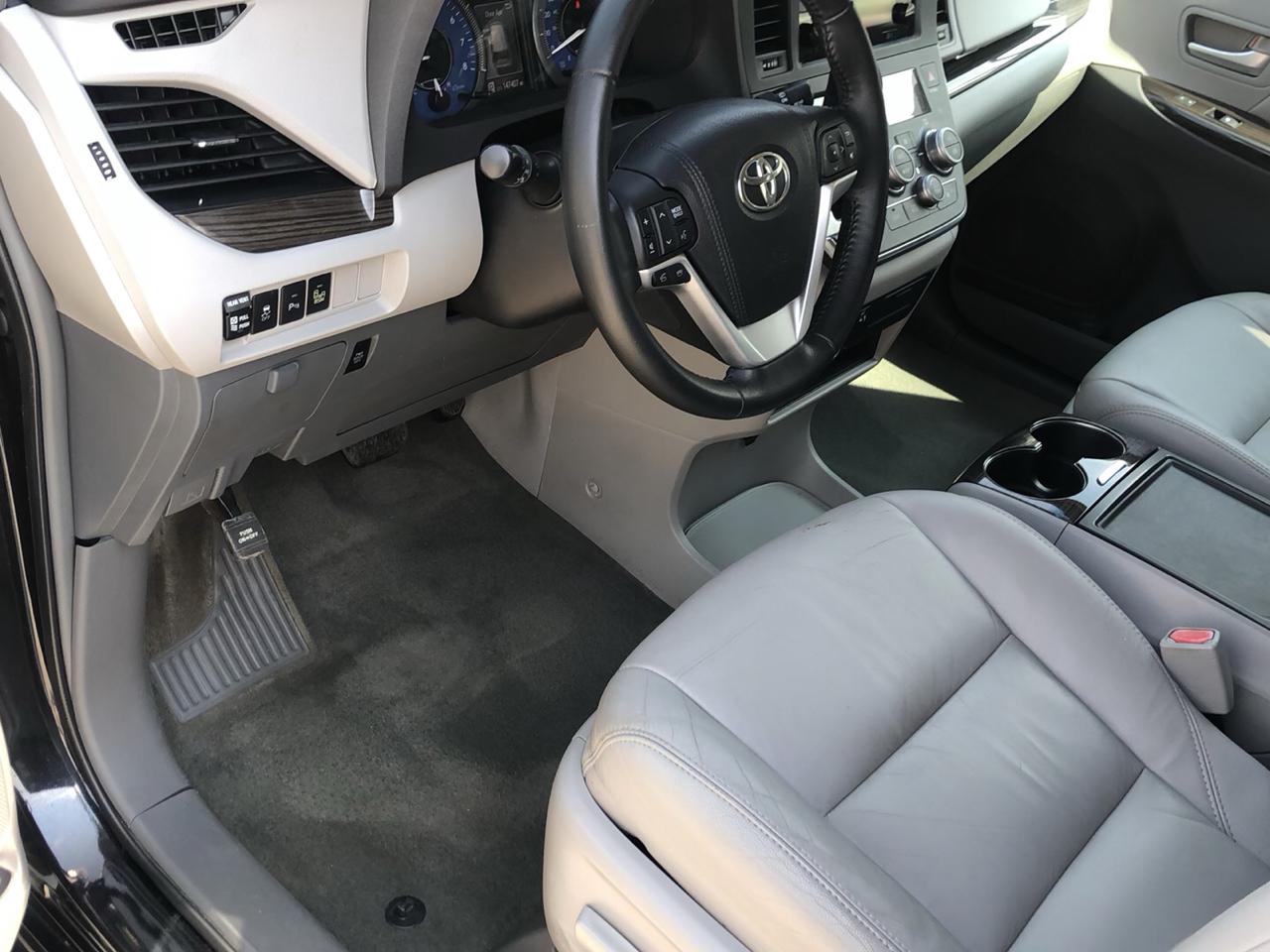 Toyota Sienna 5dr 8-Pass Van XLE Premium FWD (Natl) 2015