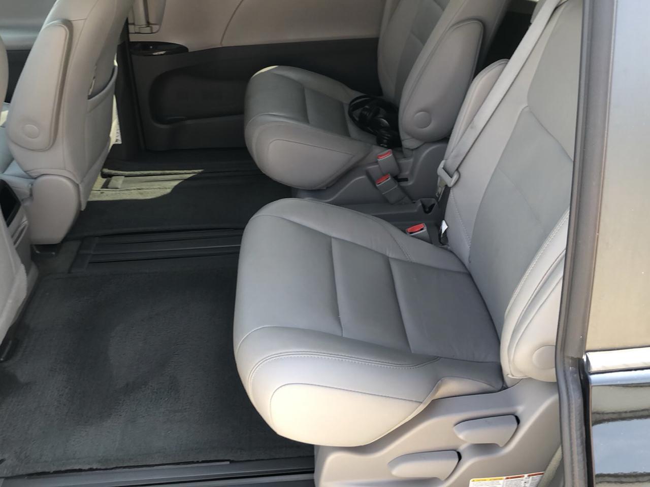 Toyota Sienna 5dr 8-Pass Van XLE Premium FWD (Natl) 2015