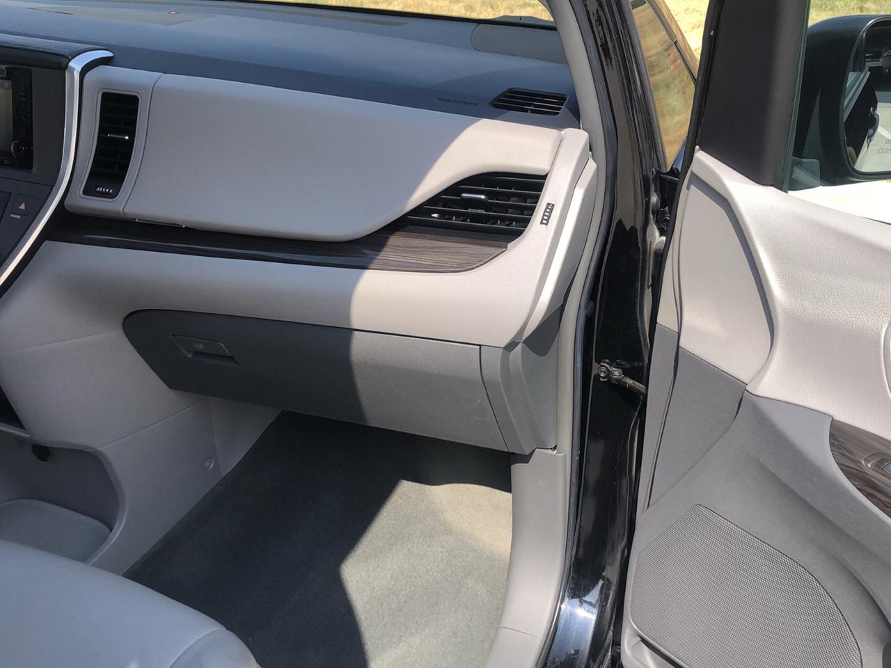 Toyota Sienna 5dr 8-Pass Van XLE Premium FWD (Natl) 2015