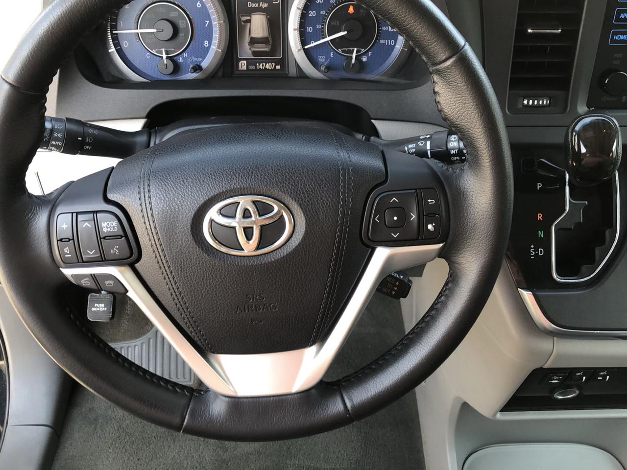 Toyota Sienna 5dr 8-Pass Van XLE Premium FWD (Natl) 2015