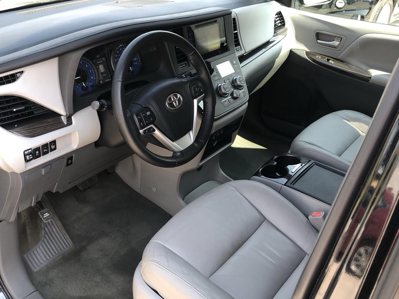 Toyota Sienna 5dr 8-Pass Van XLE Premium FWD (Natl) 2015