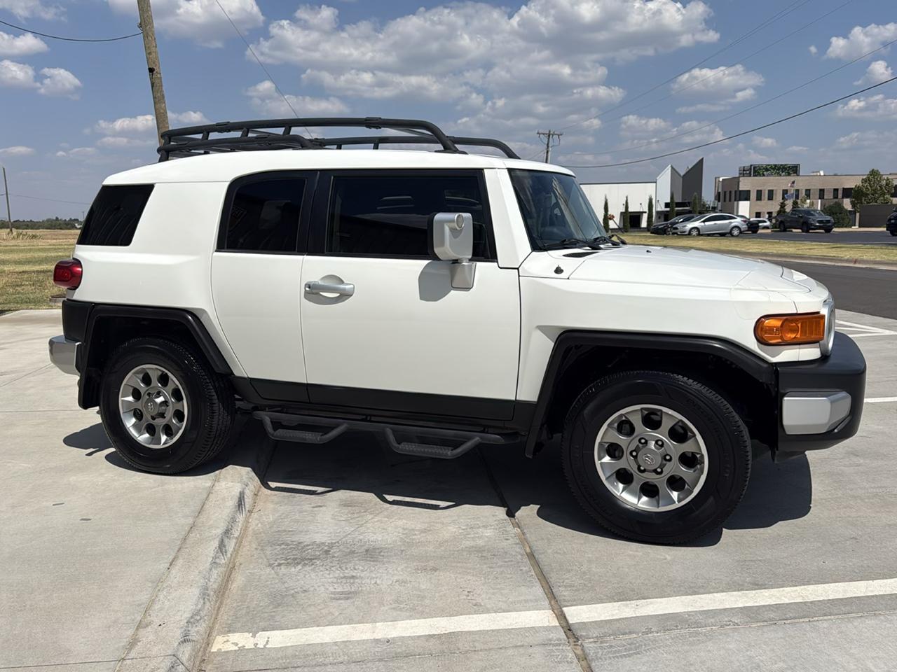 Toyota FJ Cruiser RWD 4dr Auto (Natl) 2012