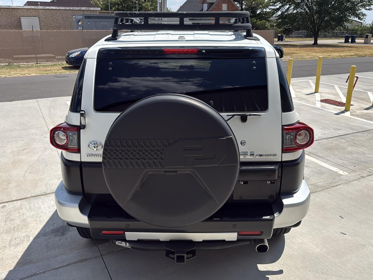 Toyota FJ Cruiser RWD 4dr Auto (Natl) 2012
