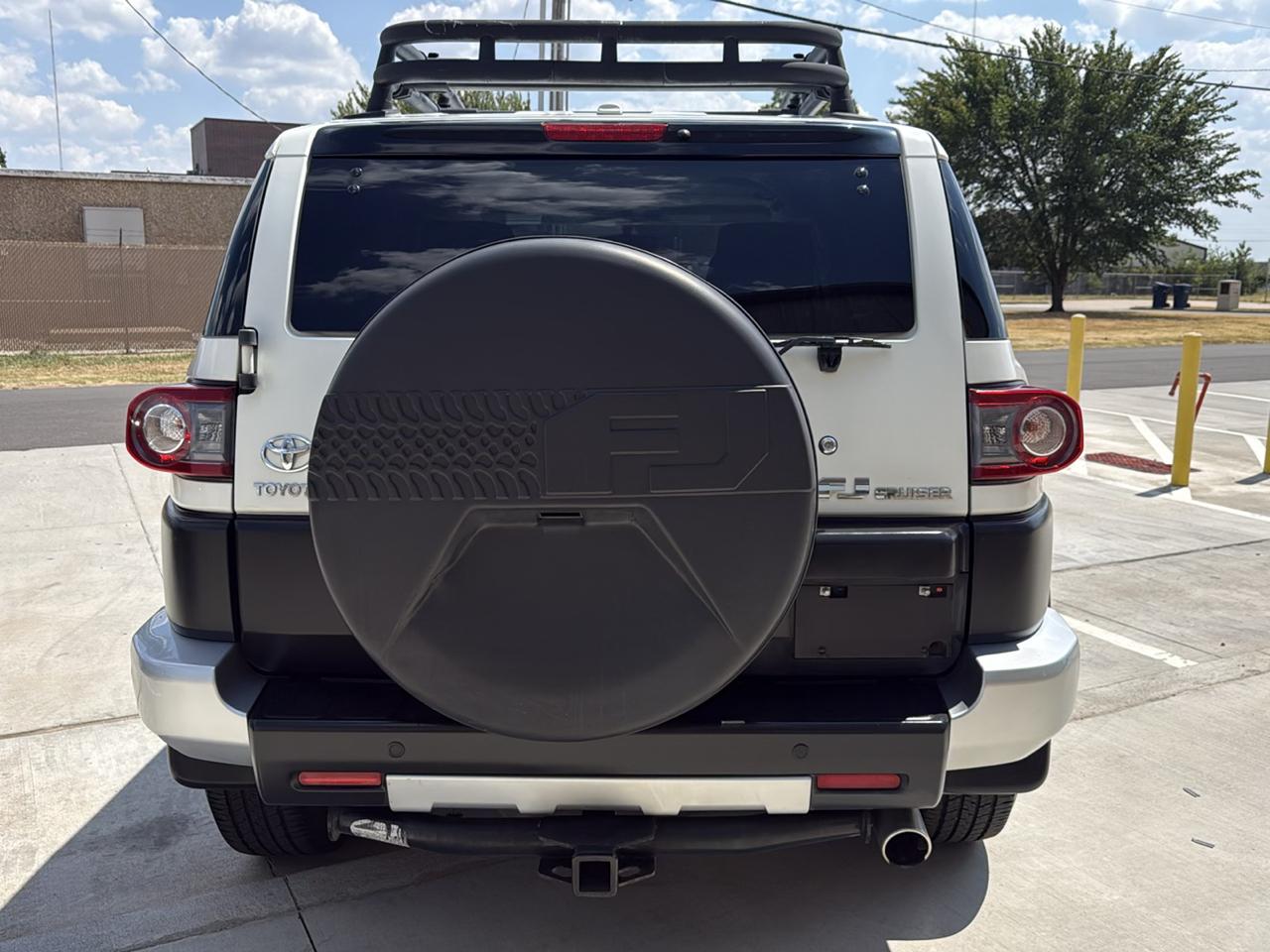 Toyota FJ Cruiser RWD 4dr Auto (Natl) 2012