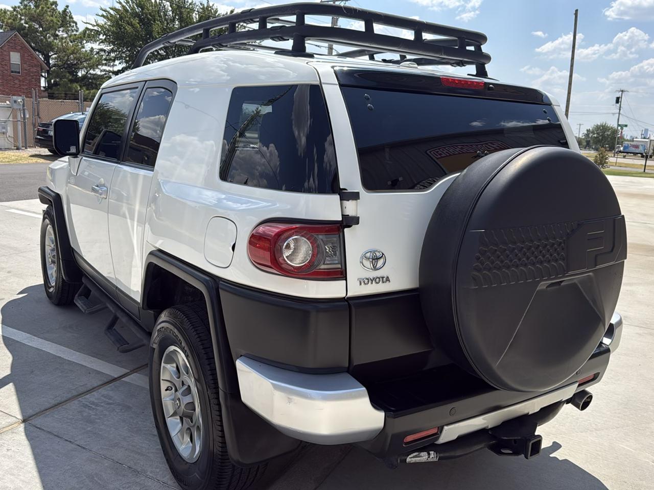 Toyota FJ Cruiser RWD 4dr Auto (Natl) 2012