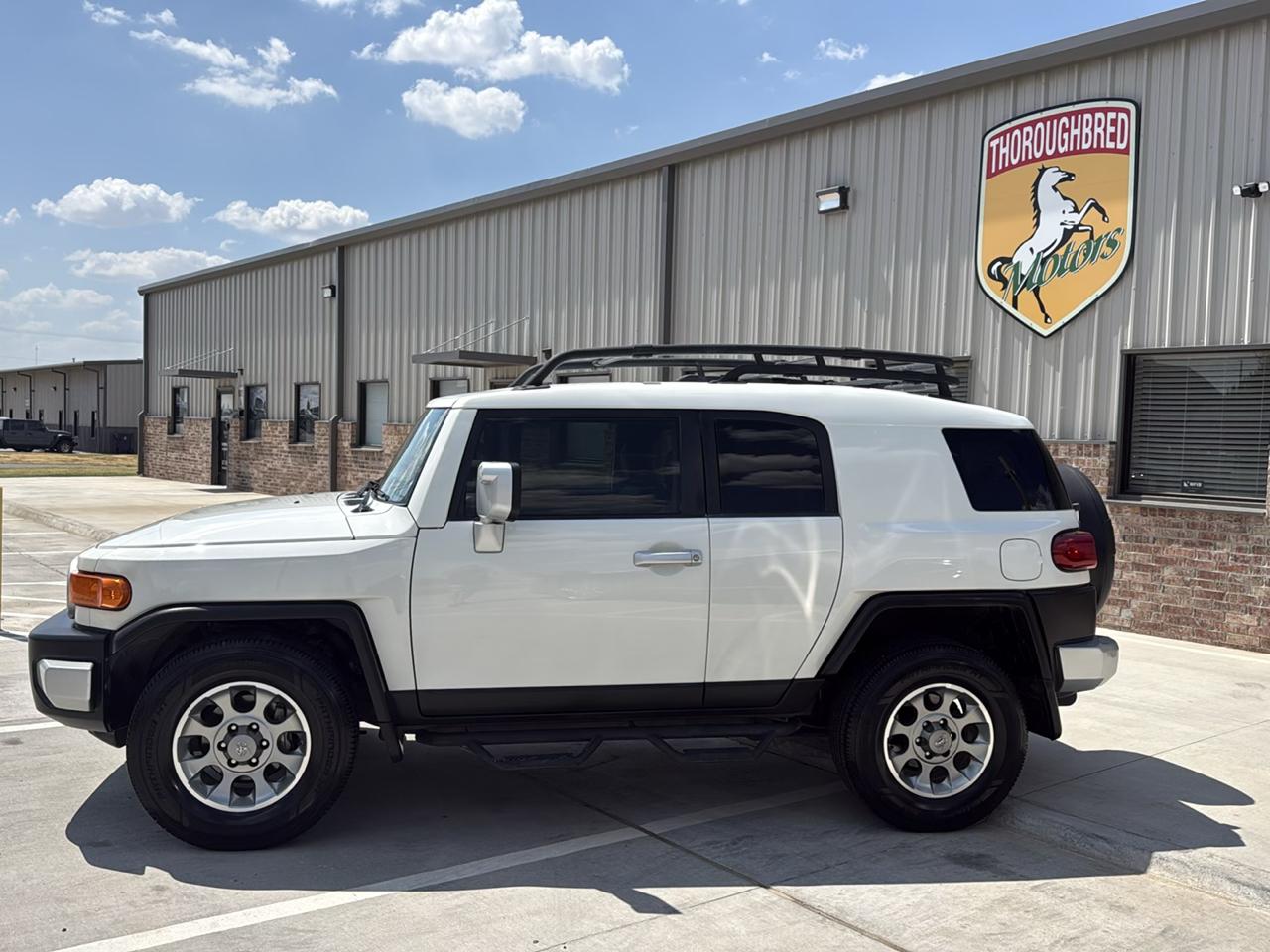Toyota FJ Cruiser RWD 4dr Auto (Natl) 2012