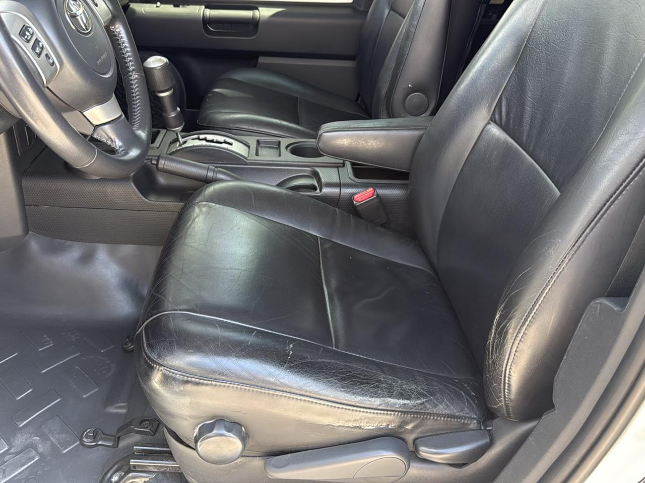Toyota FJ Cruiser RWD 4dr Auto (Natl) 2012