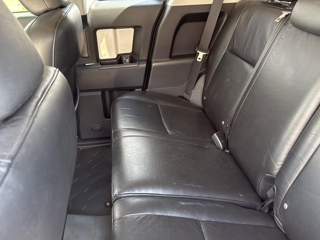 Toyota FJ Cruiser RWD 4dr Auto (Natl) 2012