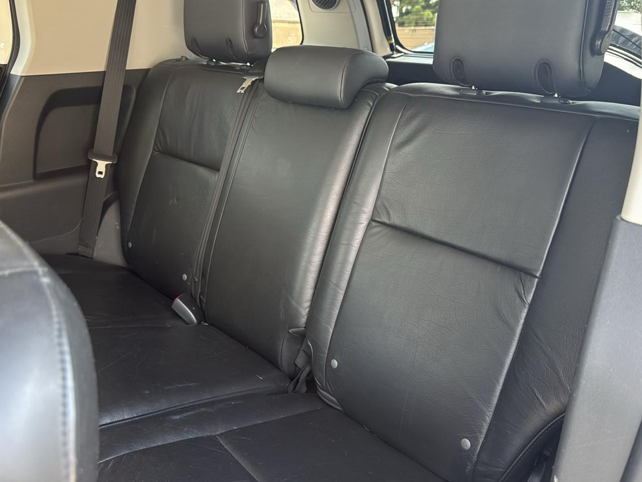 Toyota FJ Cruiser RWD 4dr Auto (Natl) 2012