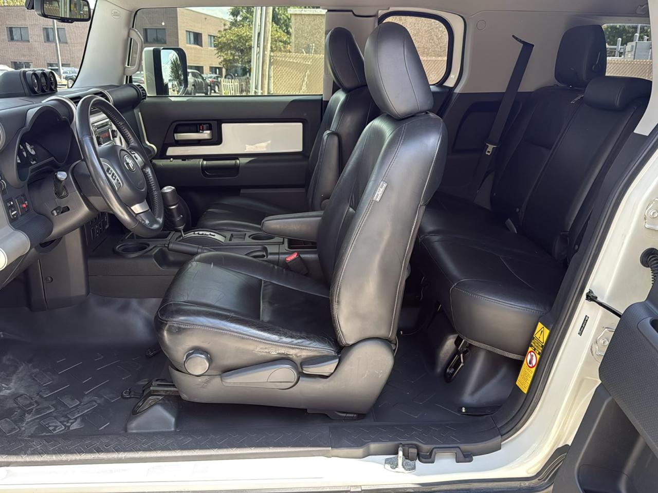Toyota FJ Cruiser RWD 4dr Auto (Natl) 2012
