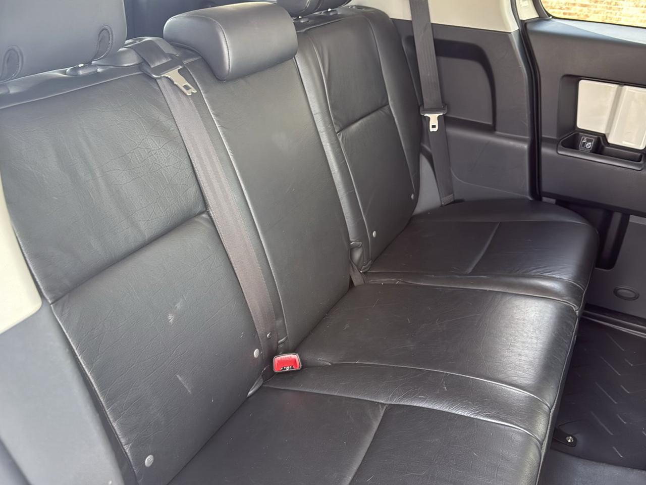 Toyota FJ Cruiser RWD 4dr Auto (Natl) 2012