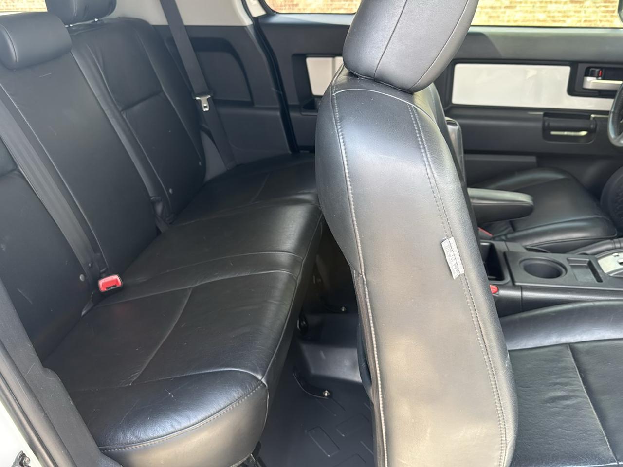 Toyota FJ Cruiser RWD 4dr Auto (Natl) 2012